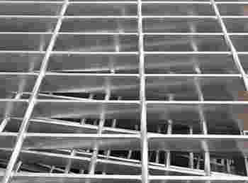 镀锌踏步板图片2