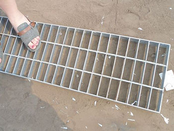 格栅踏步板图片4