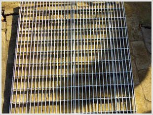 1470450140118251.jpg 不锈钢钢格板2.jpg