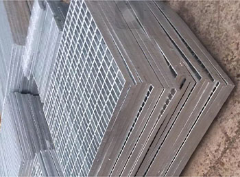 1478657805132529.jpg 平台热浸锌钢格栅板4.jpg