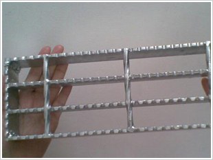 1478748372660839.jpg 齿形钢格板1.jpg