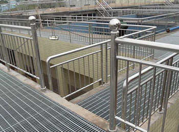 1481856836107032.jpg 平台热浸锌钢格栅板2.jpg