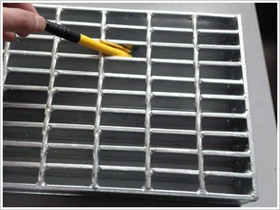 1482287110769924.jpg 压焊钢格板1.jpg