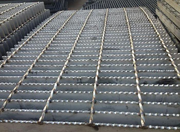 1483067091145017.jpg 齿型钢格板3.jpg