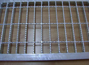 1483326211559456.jpg 镀锌格栅板4.jpg