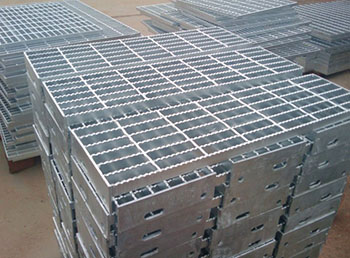 1490410792895663.jpg 楼梯钢板1.jpg