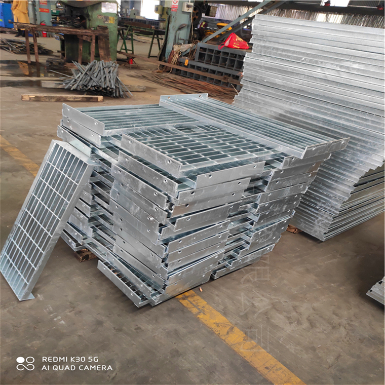 钢格栅踏步板 钢格栅踏步板