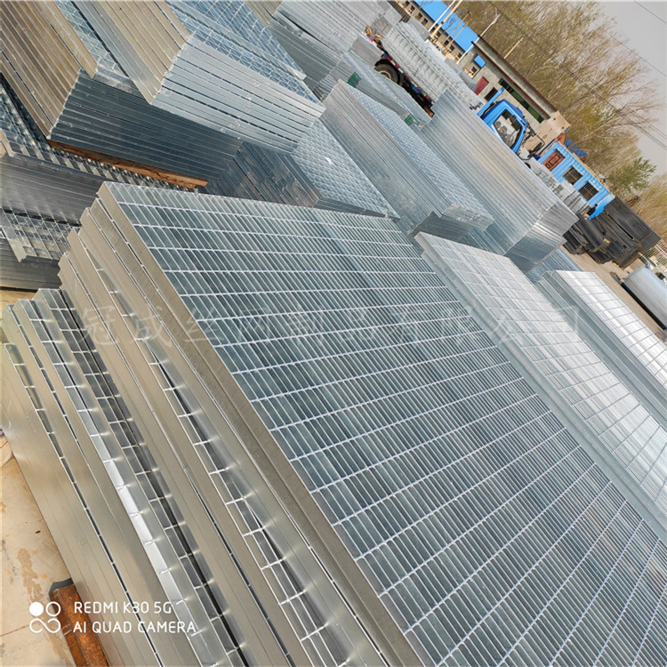 热镀锌钢格栅板