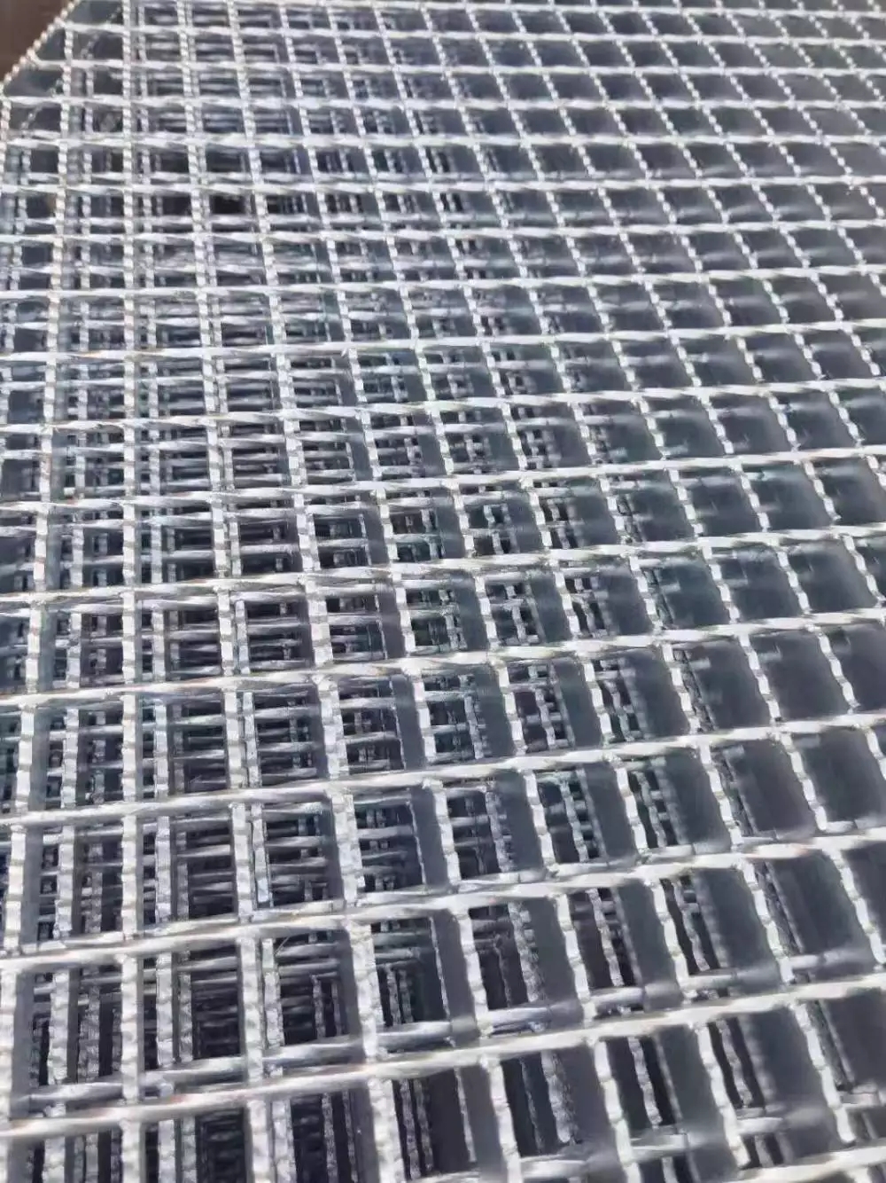 围墙用钢格栅板生产厂家图片2