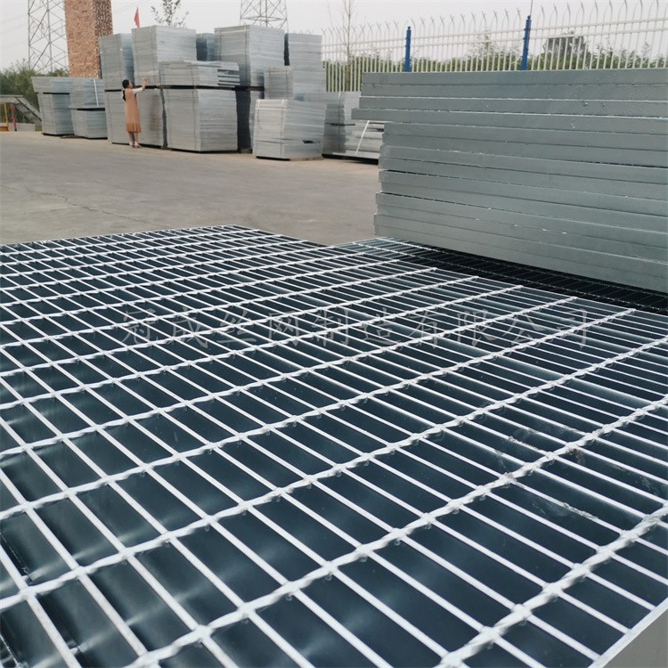 机器压焊钢格栅